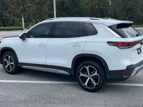 New 2025 Volkswagen Tiguan SE image 6