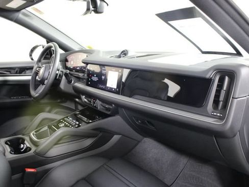Certified 2026 Porsche Cayenne Coupe AWD/4WD image 26