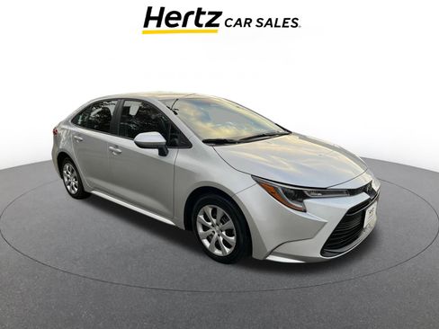 Used 2025 Toyota Corolla LE image 1