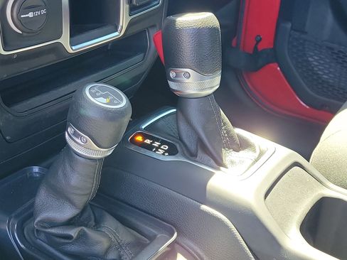 Used 2023 Jeep Gladiator Sport image 27