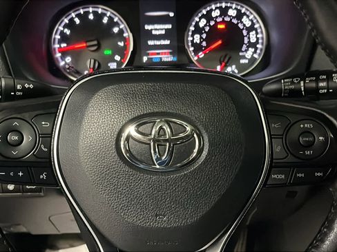 Used 2021 Toyota RAV4 XLE w/ Convenience Package AWD/4WD image 11