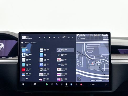 Used 2022 Tesla Model X image 5