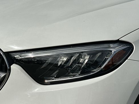 Used 2024 Mercedes-Benz GLC 300 image 35