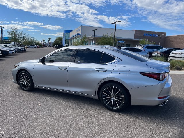 Used 2025 Lexus ES 350 w/ Premium Package FWD image 4
