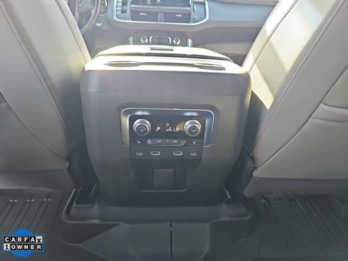 Used 2022 GMC Yukon XL SLT w/ SLT Luxury Package AWD/4WD image 32
