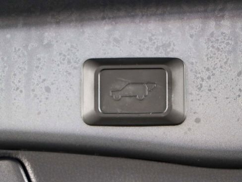 Used 2020 Toyota RAV4 XLE image 30