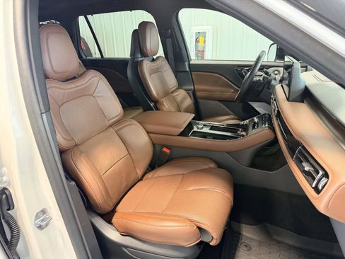 Used 2025 Lincoln Aviator Reserve w/ Equipment Group 201A AWD/4WD image 30