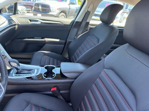Used 2015 Ford Fusion SE w/ Equipment Group 201A FWD image 26