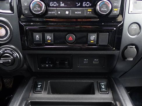 Used 2023 Nissan Titan SV w/ SV Convenience Package AWD/4WD image 18