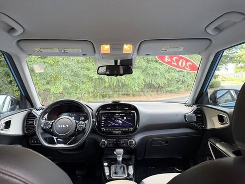 Certified 2024 Kia Soul GT-Line FWD image 33