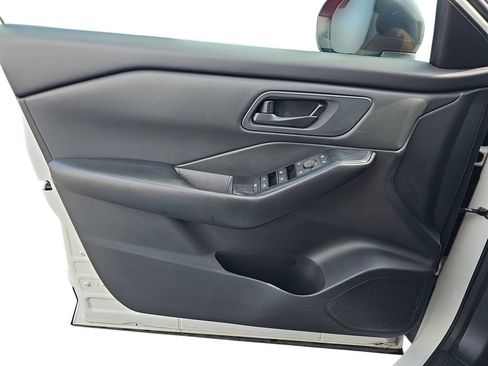 Used 2024 Nissan Rogue S FWD image 25