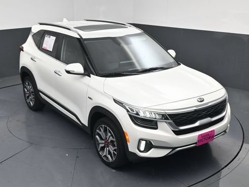 Used 2021 Kia Seltos SX w/ SX Sunroof Package AWD/4WD image 16