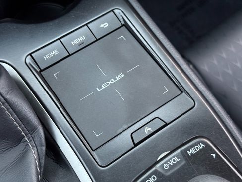 Used 2022 Lexus UX 200 image 28