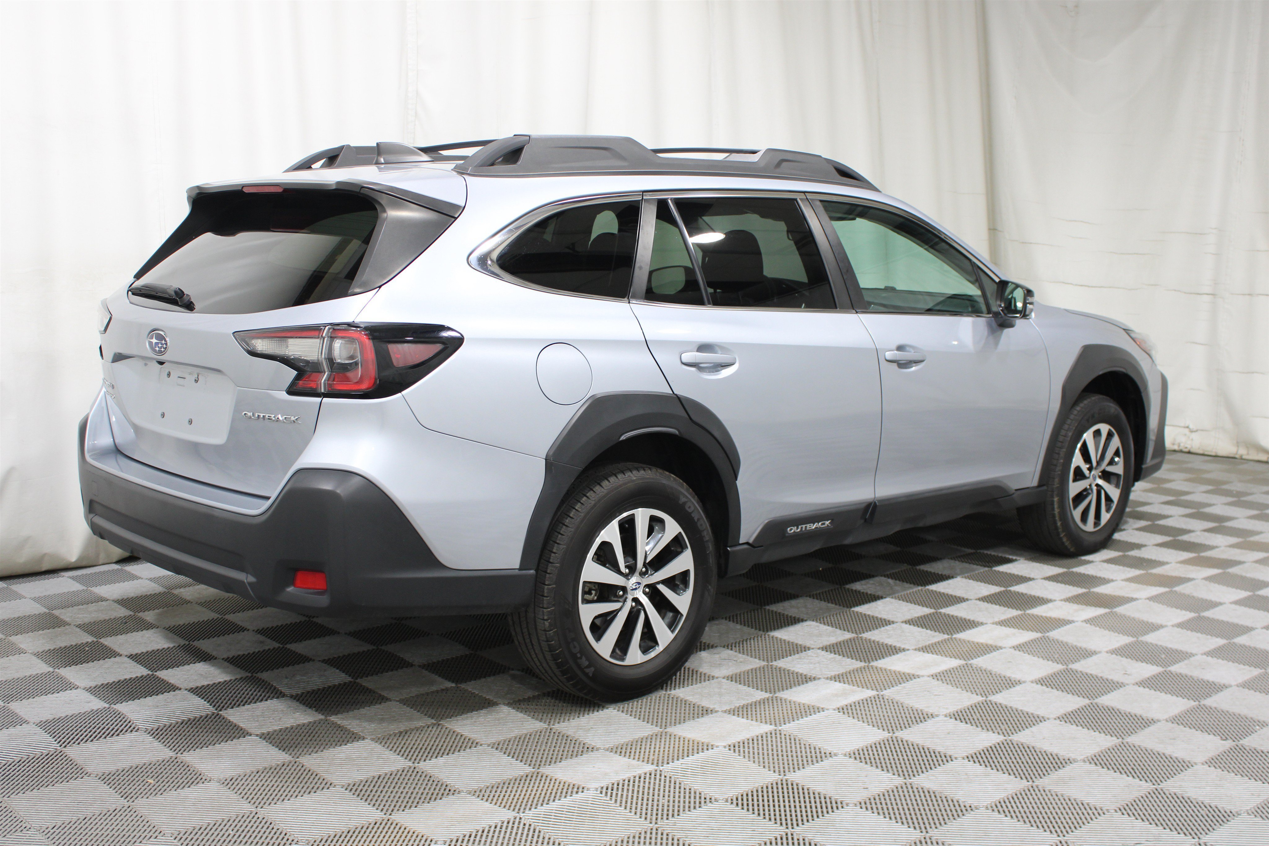 Used 2024 Subaru Outback Premium AWD/4WD image 29