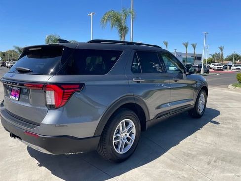New 2026 Ford Explorer Active w/ Active Comfort Package RWD image 5