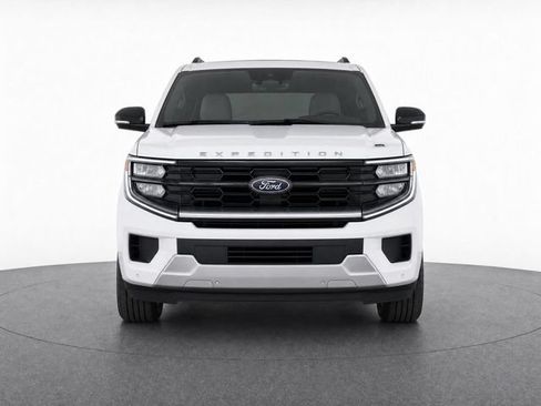 Used 2025 Ford Expedition Platinum AWD/4WD image 13