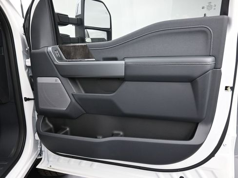 New 2026 Ford F250 Lariat w/ Chrome Package image 19