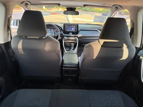 Used 2021 Toyota RAV4 XLE w/ Convenience Package FWD image 22