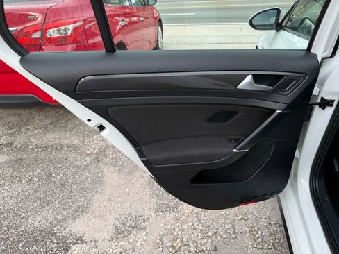 Used 2018 Volkswagen GTI S FWD image 17