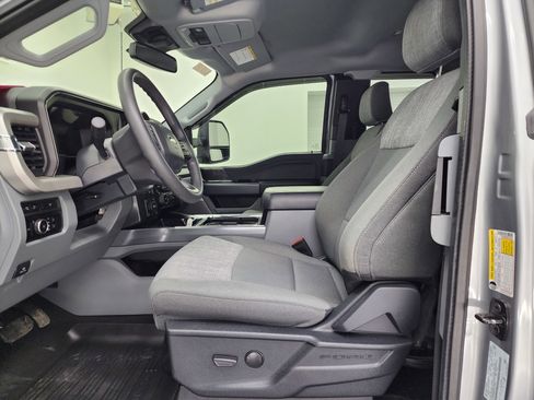 Used 2024 Ford F350 XLT w/ XLT Premium Package image 7