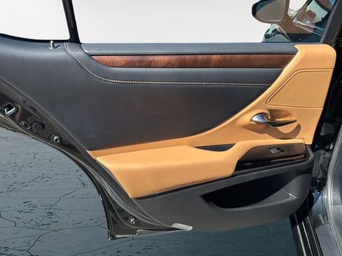 Used 2022 Lexus ES 300h 300h w/ Premium Package image 14