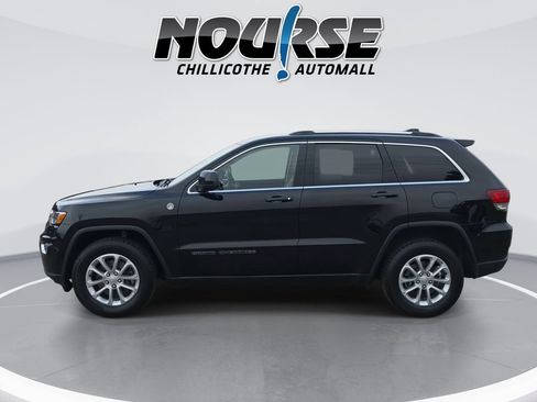 Used 2021 Jeep Grand Cherokee Laredo AWD/4WD image 5