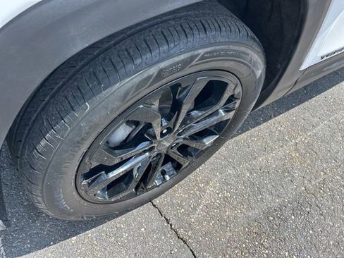 Used 2020 GMC Terrain SLE w/ Elevation Edition AWD/4WD image 17
