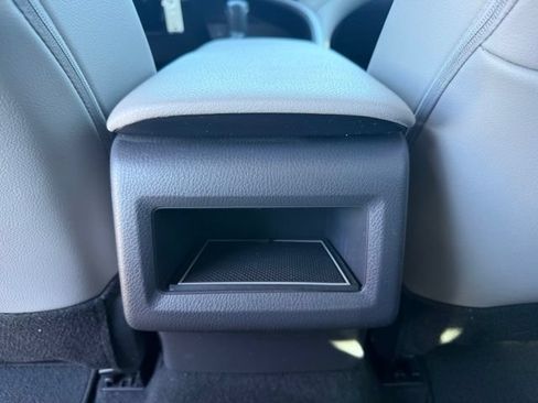 Used 2022 Toyota Camry SE w/ Carpet Mat Package (TMS) FWD image 35