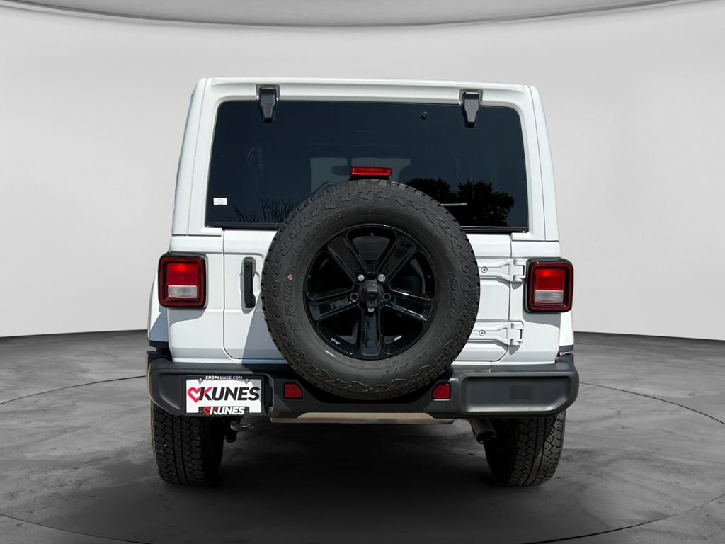 Used 2022 Jeep Wrangler Unlimited Sahara AWD/4WD image 8
