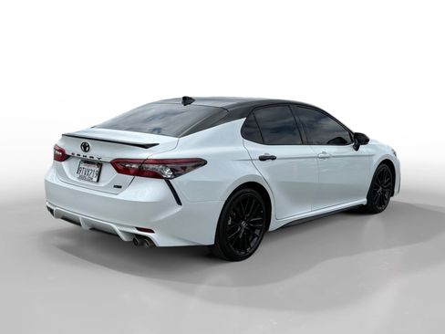 Used 2023 Toyota Camry XSE FWD image 5