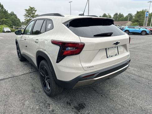 New 2026 Chevrolet Trax ACTIV w/ Sunroof Package FWD image 4