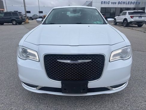 Used 2020 Chrysler 300 Limited image 8