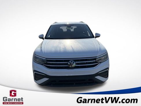 Used 2024 Volkswagen Tiguan SE image 9