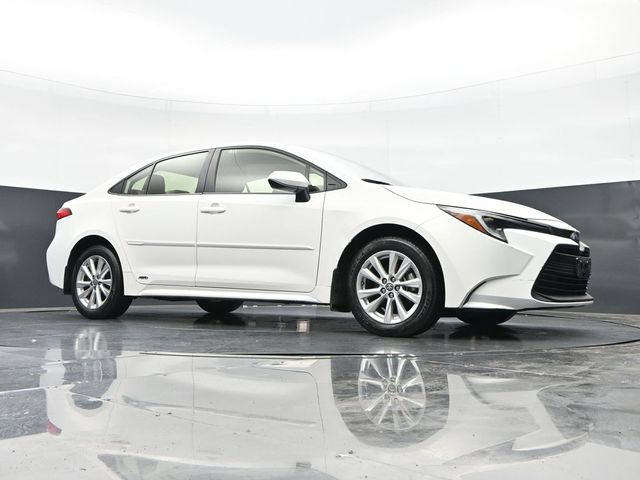 Used 2024 Toyota Corolla LE w/ LE Convenience Package AWD/4WD image 40