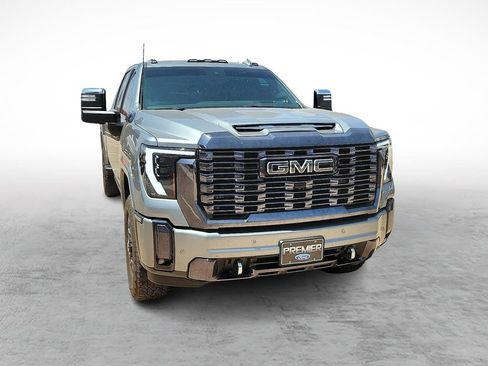 Used 2024 GMC Sierra 2500 Denali Ultimate w/ Max Trailering Package AWD/4WD image 2