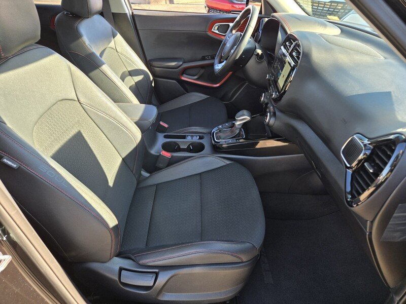 Certified 2025 Kia Soul GT-Line w/ GT-Line Technology Package FWD image 16