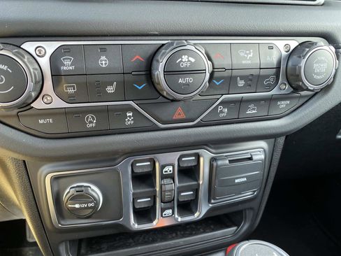New 2026 Jeep Wrangler Unlimited Sahara AWD/4WD image 13