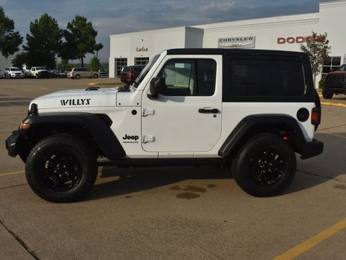 Used 2021 Jeep Wrangler Sport AWD/4WD image 8