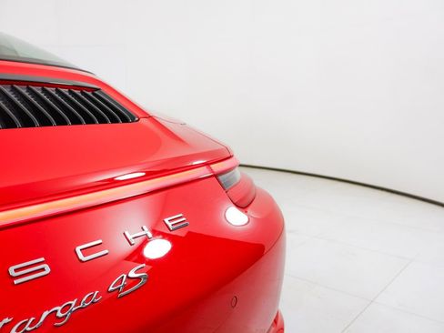 Certified 2018 Porsche 911 Targa 4S AWD/4WD image 11