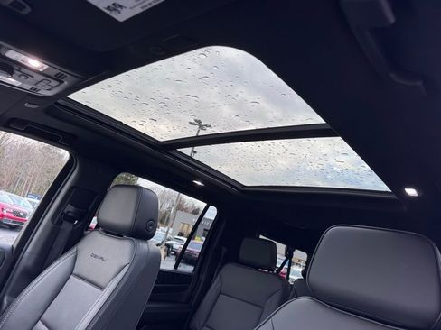 Used 2023 GMC Yukon XL Denali w/ Max Trailering Package image 12