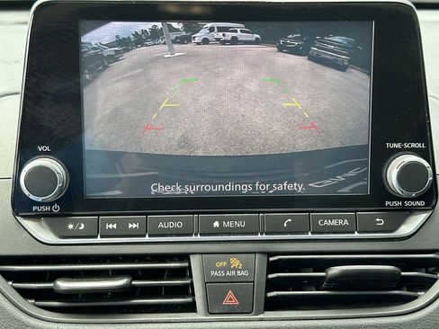 Used 2020 Nissan Altima 2.5 SR FWD image 14