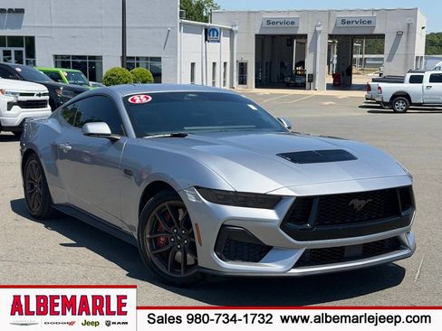 Used 2025 Ford Mustang GT Premium RWD image 1