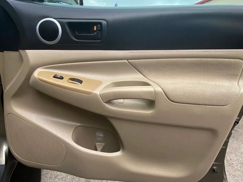 Used 2010 Toyota Tacoma PreRunner RWD image 19
