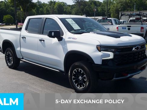 Used 2023 Chevrolet Silverado 1500 ZR2 image 4