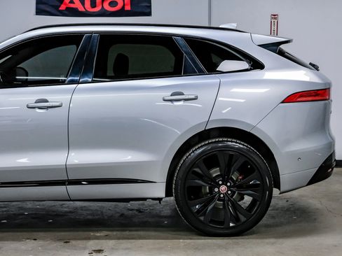 Used 2019 Jaguar F-PACE S image 14