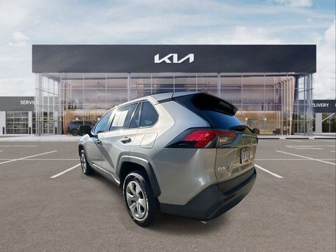 Used 2021 Toyota RAV4 LE image 6