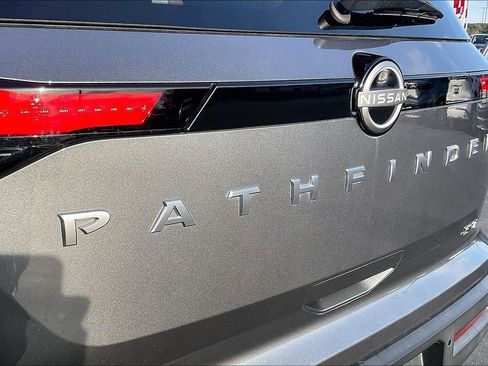 Certified 2024 Nissan Pathfinder SV image 9