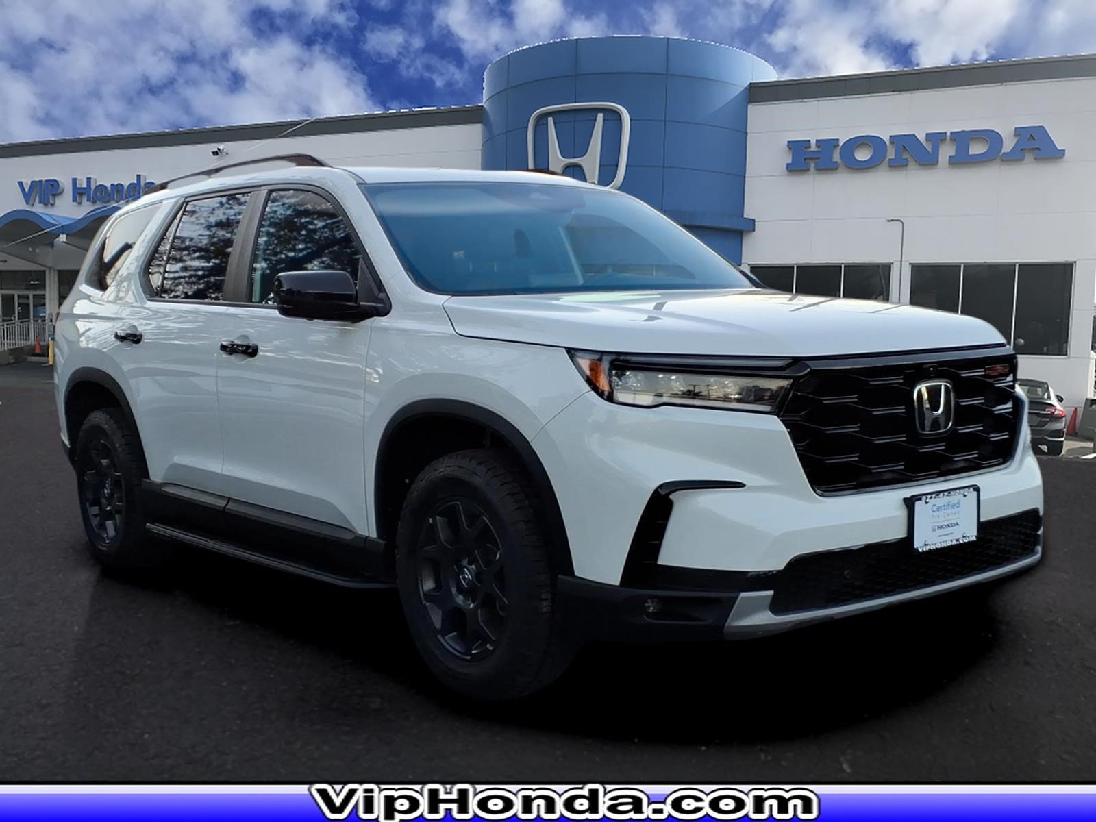 Used 2025 Honda Pilot TrailSport image 1