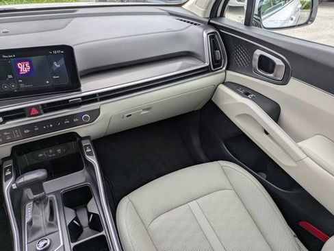Used 2025 Kia Sorento S w/ Panoramic Sunroof Package FWD image 16