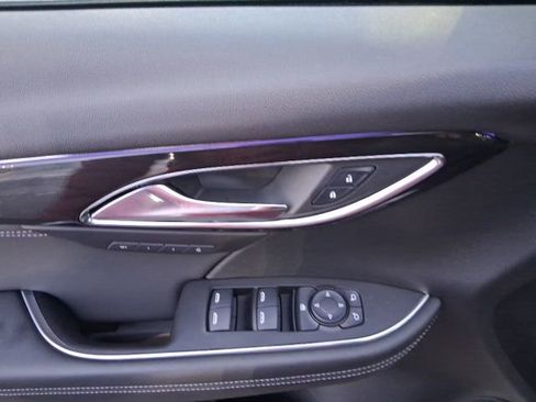 Used 2024 Buick Envision Preferred image 18